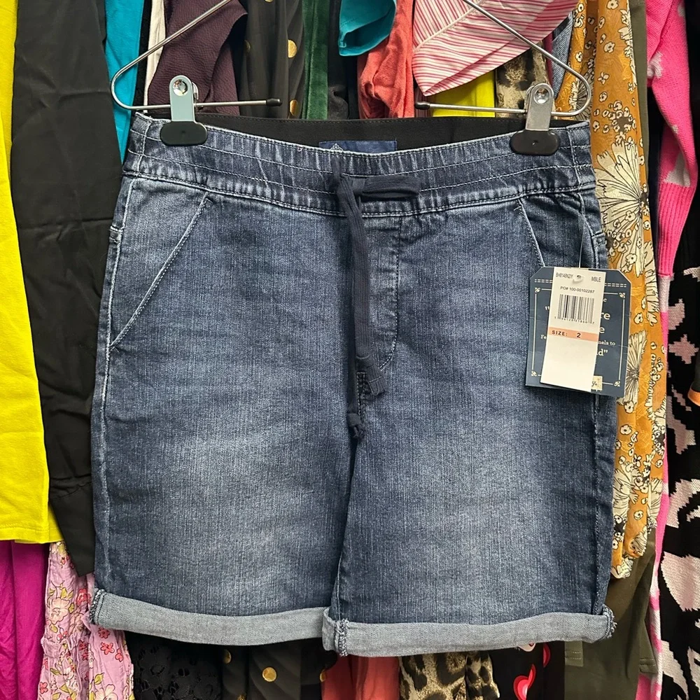 Democracy "Ab"leisure Rolled Cuff Denim Short Size 2 - Picture 2 of 6